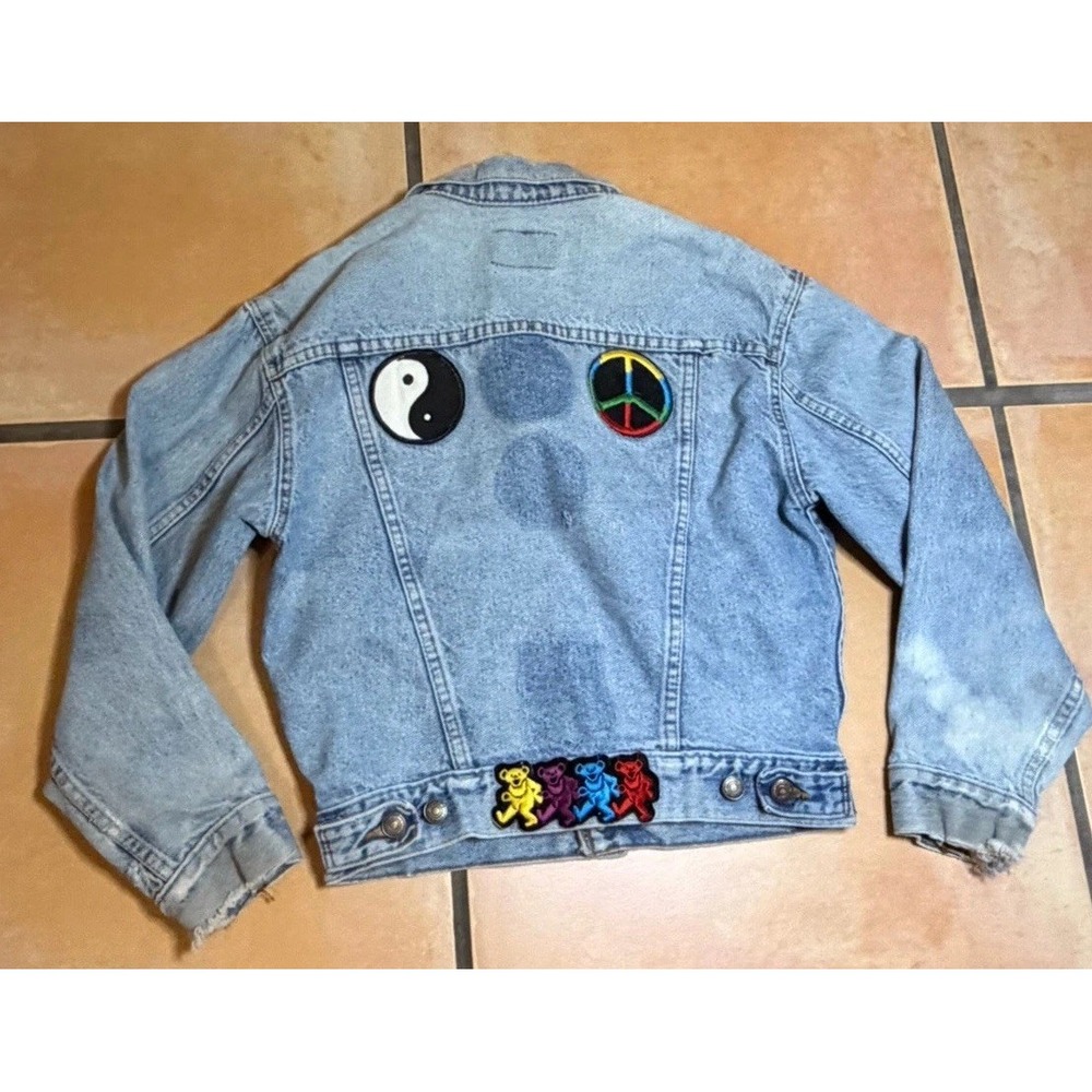 Levi's Distressed Trucker Jacket Womens XS Blue Denim Greatful Dead Patch's